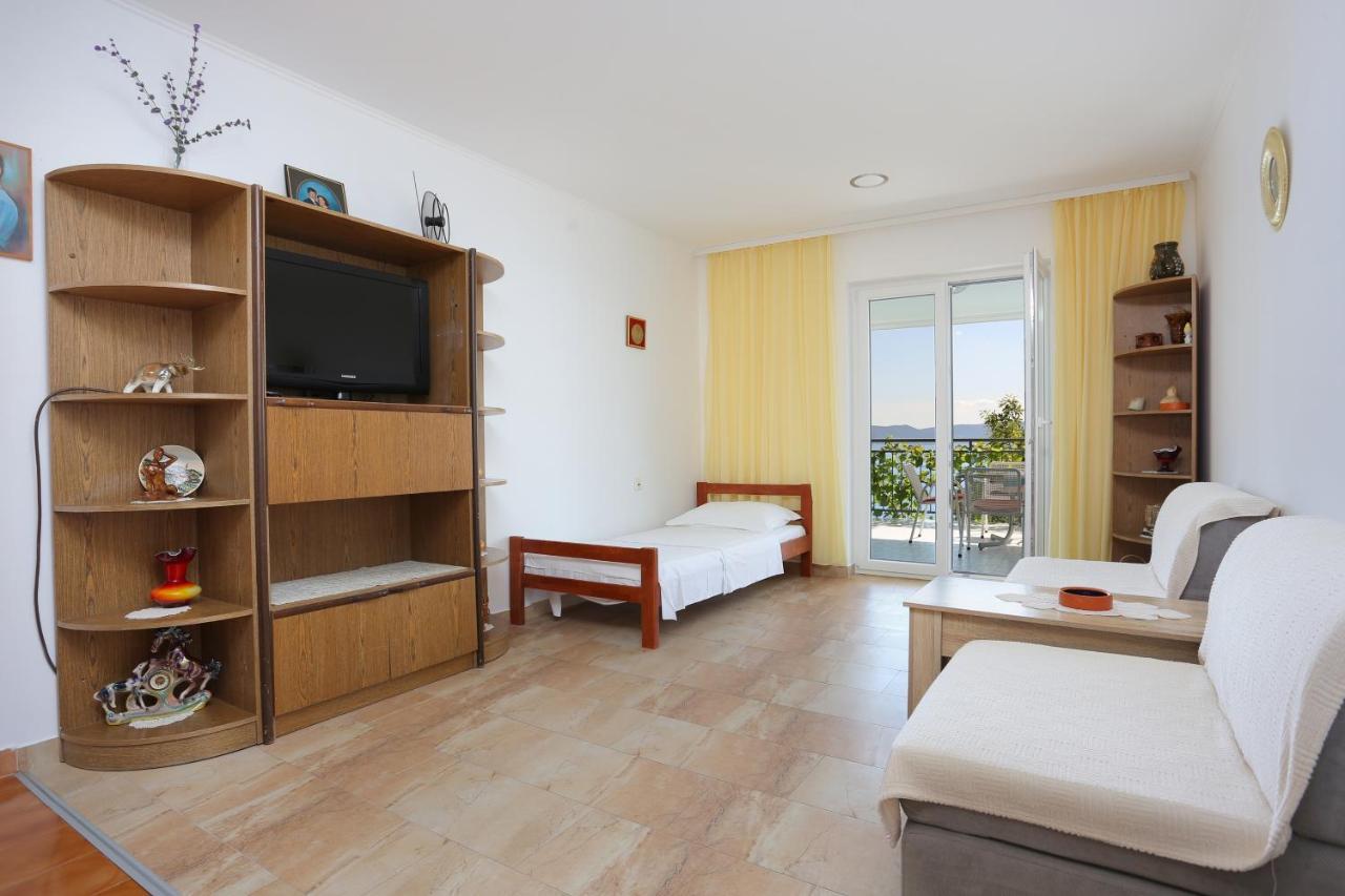 Apartments With A Parking Space Brela, Makarska - 6043 Exterior photo
