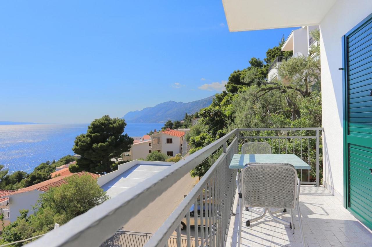 Apartments With A Parking Space Brela, Makarska - 6043 Exterior photo
