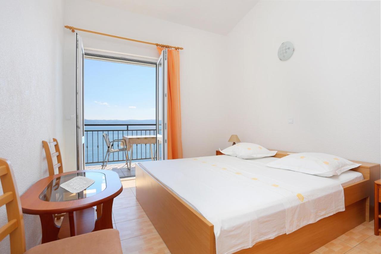 Apartments With A Parking Space Brela, Makarska - 6043 Exterior photo